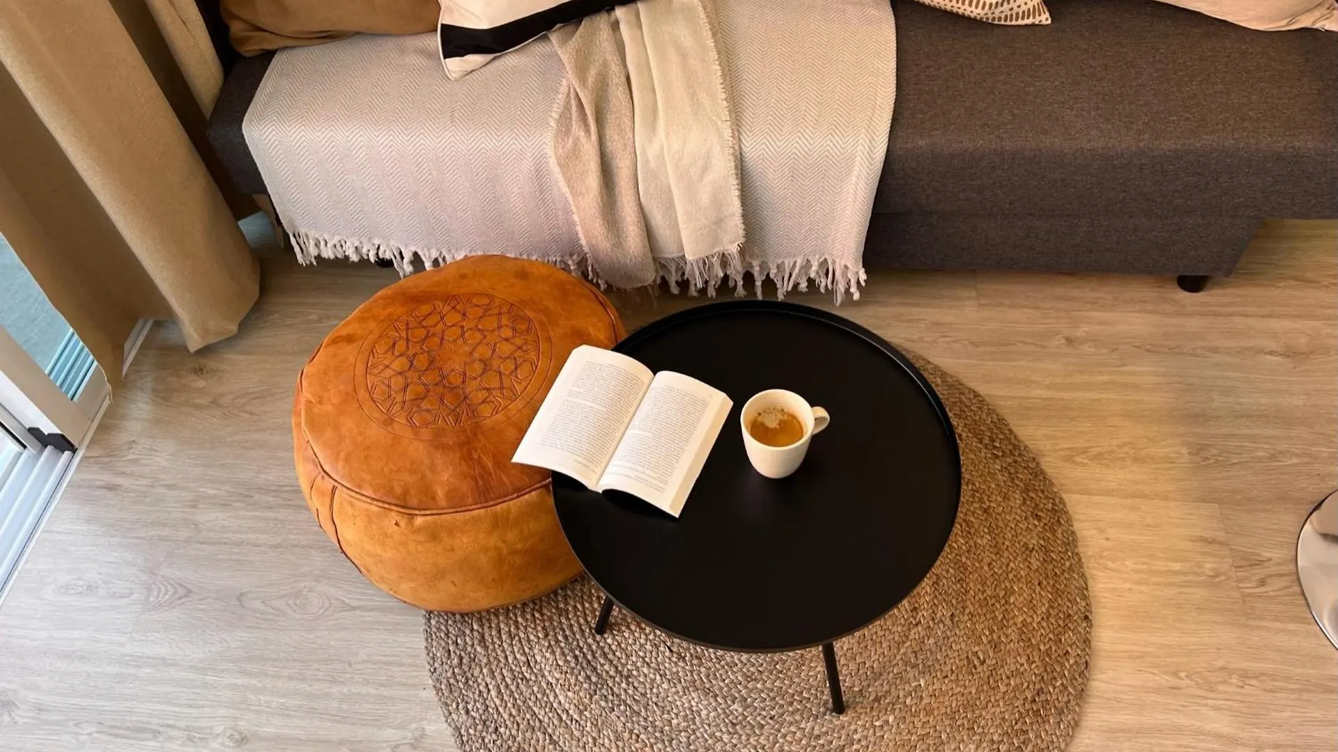Апартаменты Stylish And Comfortable One Bedroom With Sea View Торремолинос